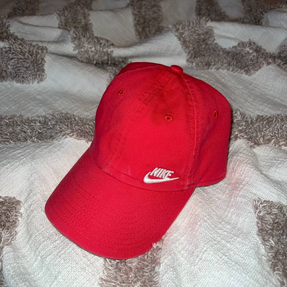 Hot pink OSFM Nike Logo Hat